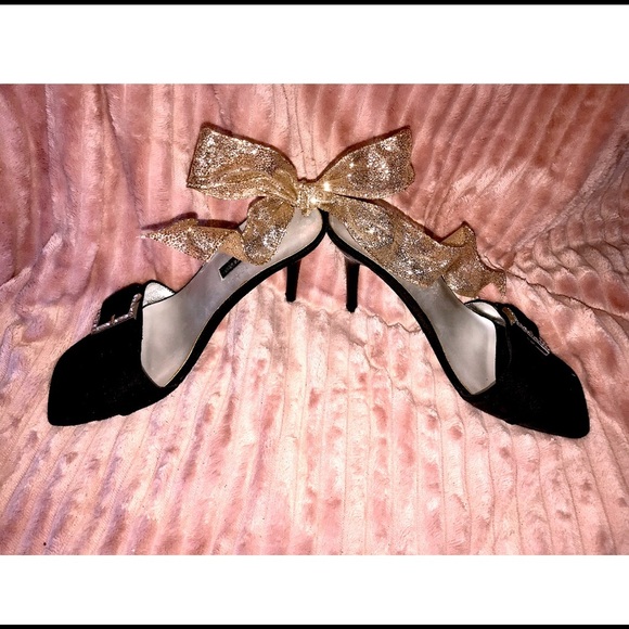 NBW BEAUTIFUL BLACK HEELS WITH RHINESTONE BUCKLE - Picture 2 of 3